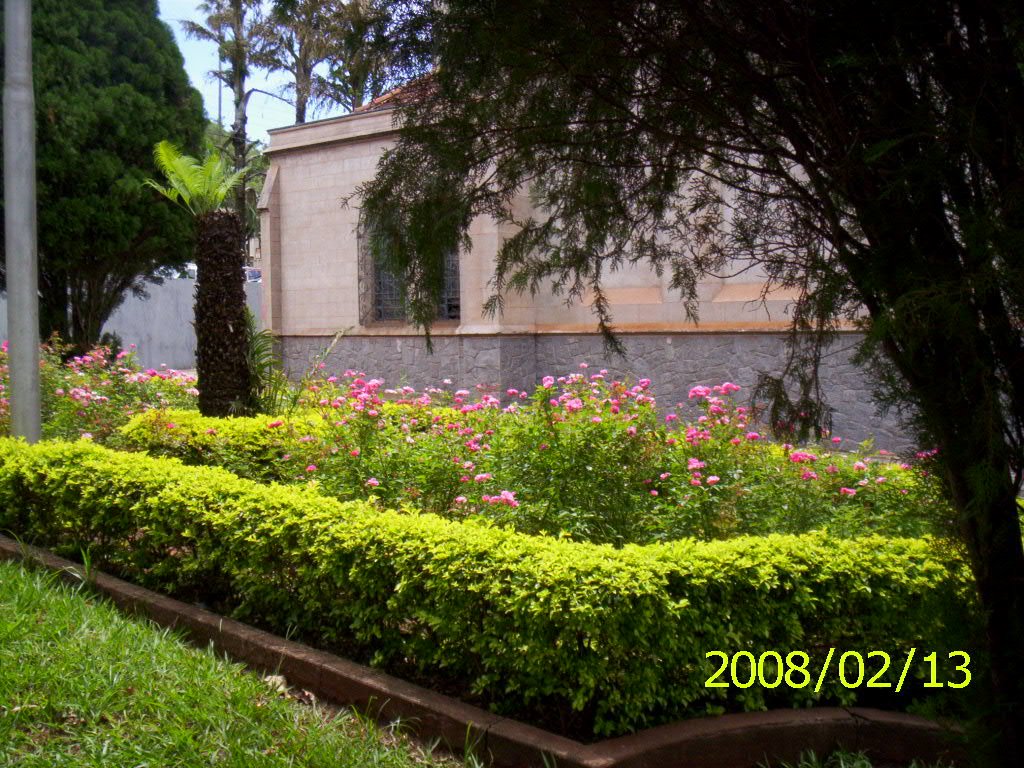 jardim ao redor da Igreja Matriz Nossa Senhora do Patrocínio-Jaú-SP