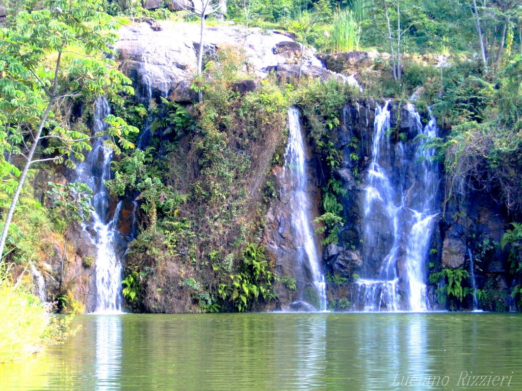 Cascata artificial no jardim Botânico -Foto:Luciano Rizzieri