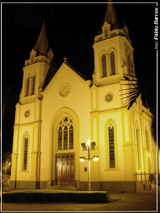 Igreja Matriz, noite-  Foto: Fábio Barros   (http://cidade3d.blogspot.com.br/)