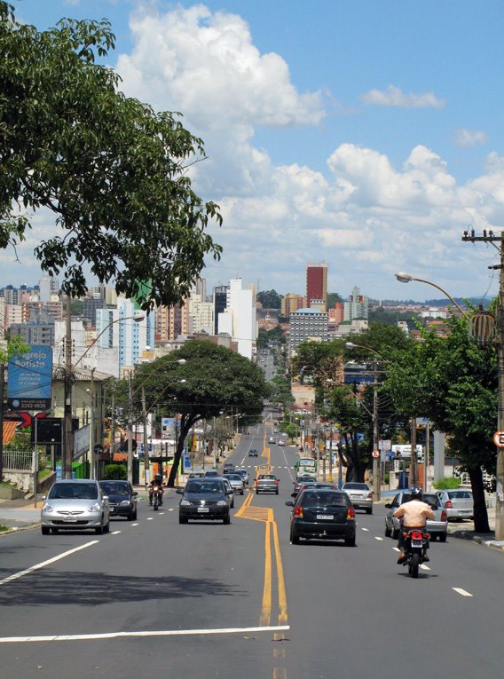 Campinas, SP - Av. Andrade Neves - ao fundo: estação ferroviária - março/2008