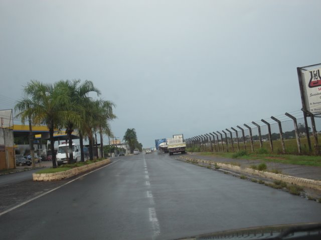 Catanduva-SP - Avenida lateral ao Aeroporto - em 27/02/09