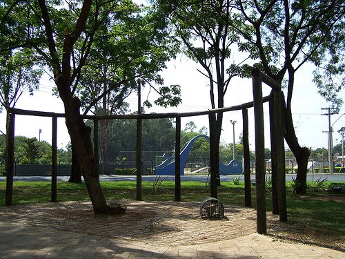 Praça na Rotatória dos Bombeiros - Catanduva-SP