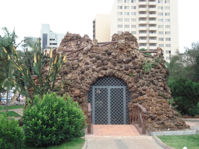 gruta - praça de Limeira-SP