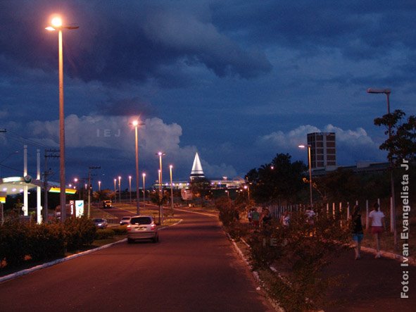 Av. das Esmeraldas - Marília / SP