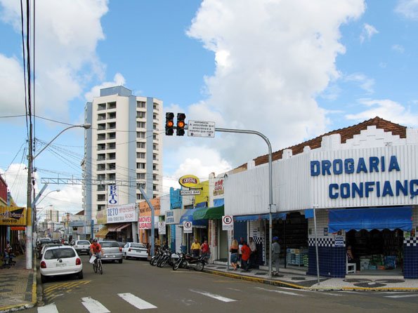 Rua Cel. Galdino de Almeida esquina com XV de Novembro - fevereiro/2008
