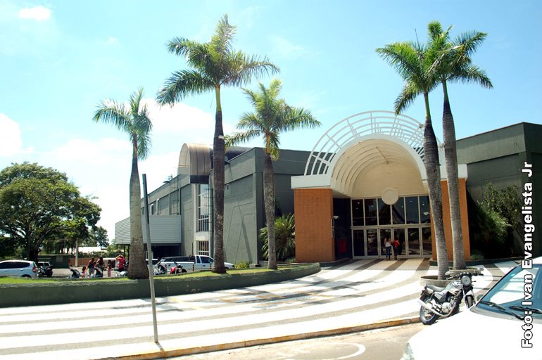 Vista parcial do Shopping Esmeralda