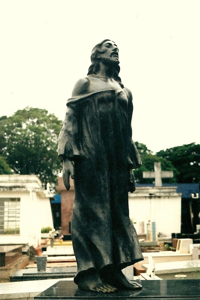 Túmulo no Cemitério da Saudade, Marília