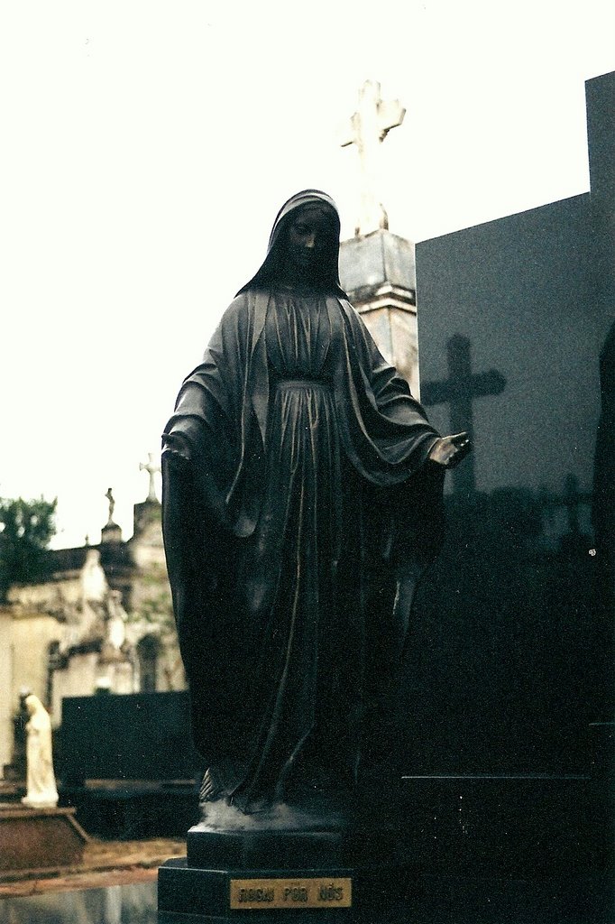 Túmulo no Cemitério da Saudade, Marília
