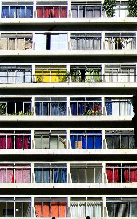 Janelas colorindo o cinza de Sao Paulo (c) E. R. Zamprogno