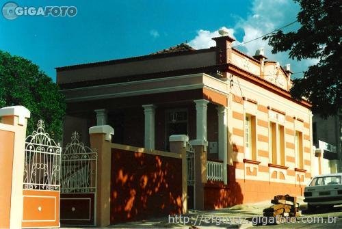 * Residência João Godoi recém-restaurada