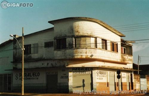 * Casarão Proto-Modernista