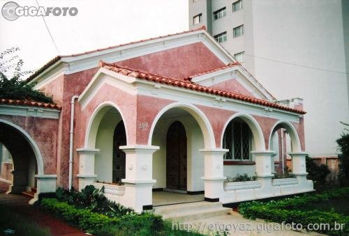 * Casa antiga