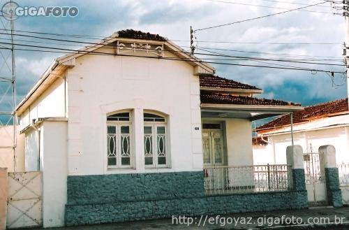 * Residência demolida pra virar papelaria