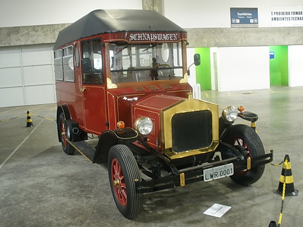 Blumenau - Brasil - Vehículo que se utiliza en Oktoberfest - Villa Germánica - ecm
