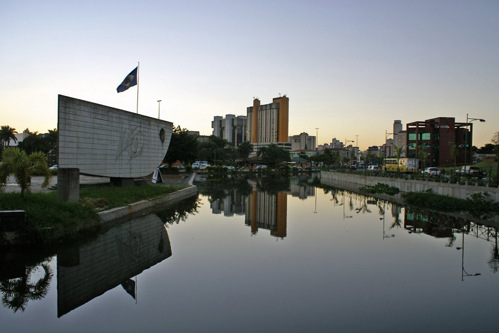 Maré altíssima em frente Prefeitura