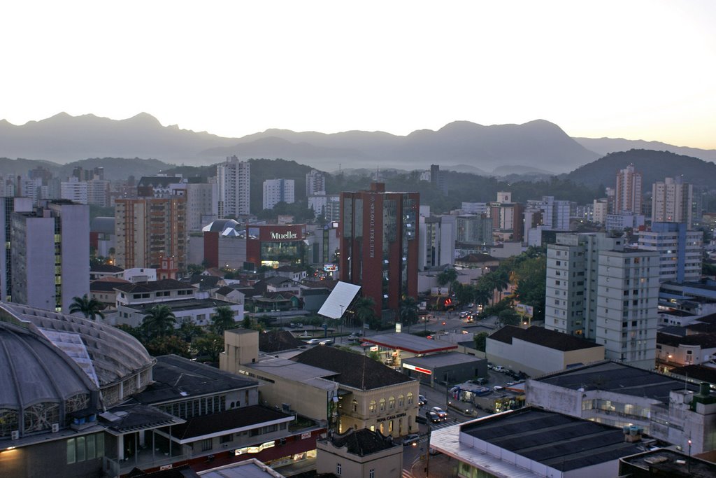 Anoitecer no centro