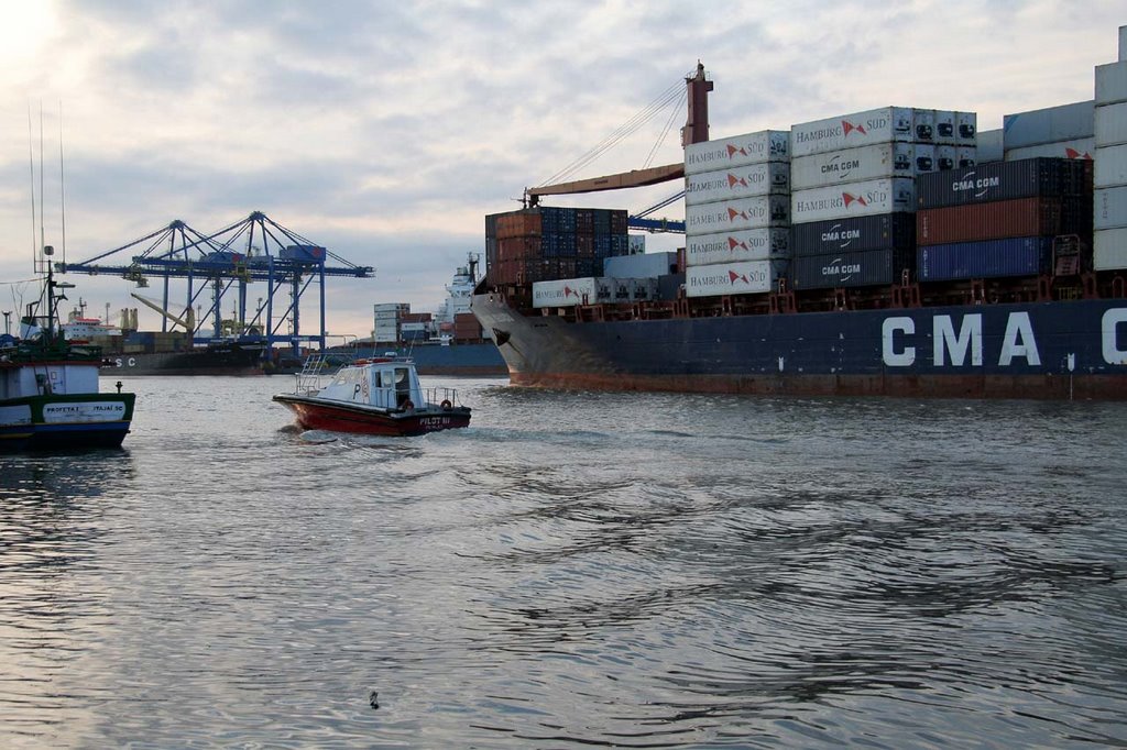 CMA CGM Iguaçu / Pilot´s Boat