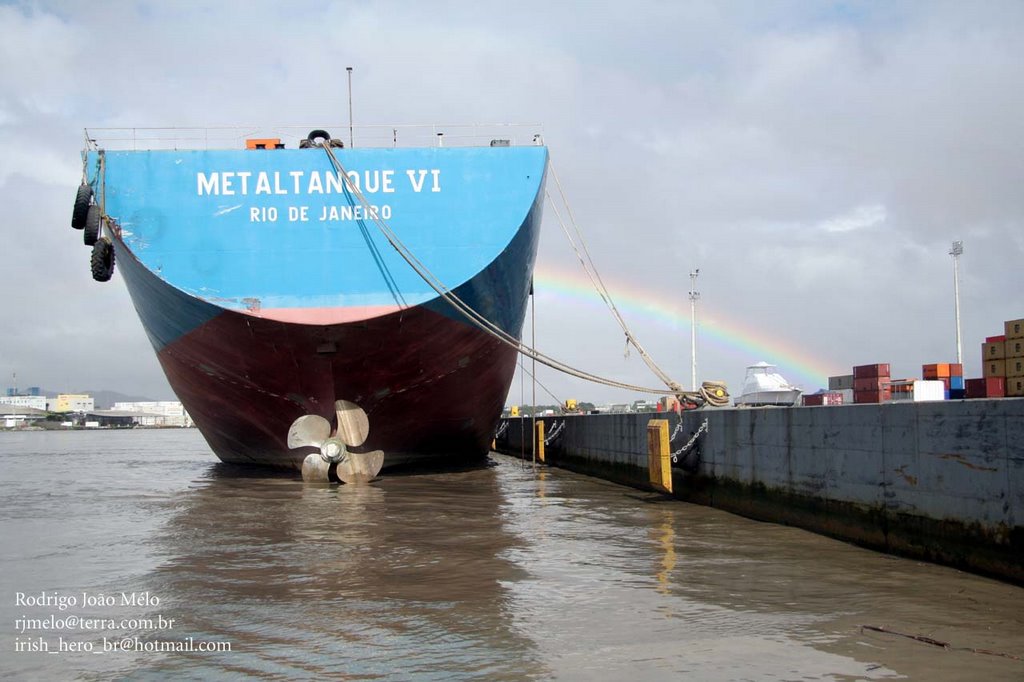 Metaltanque alongside Portonave 2