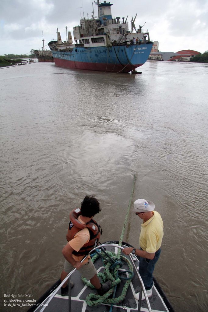 Pilot and assistant mooring Metalcargo