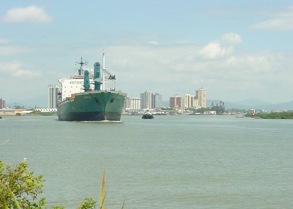 Barra do porto de Itajaí