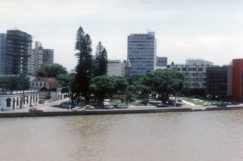 Vista da praça da igrejinha