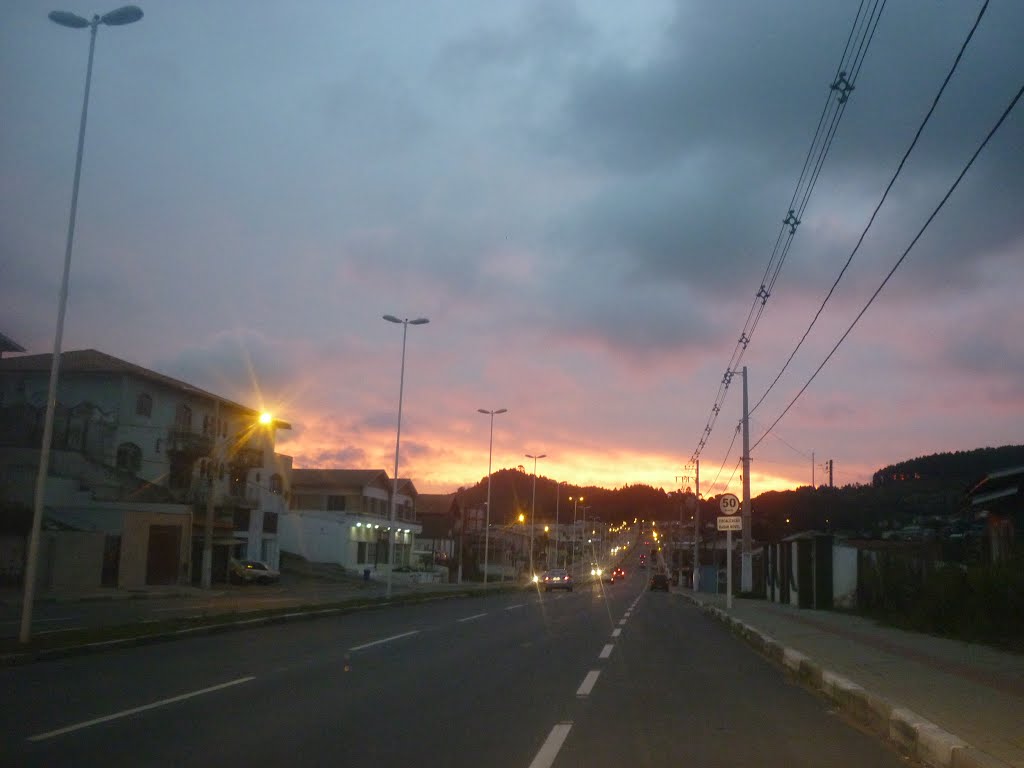 por do sol visto da av sc  lages sc brasil