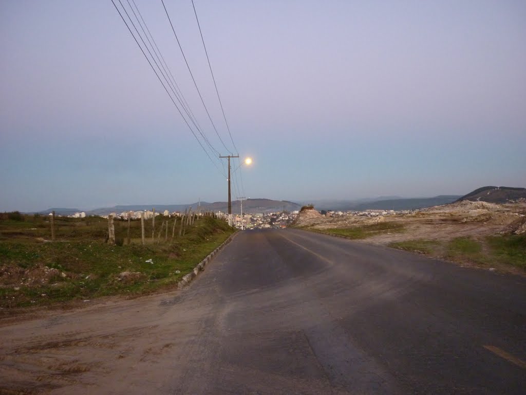 Anoitecer na Av Joao Pedro Arruda, Lages, SC