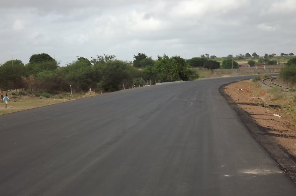 Rodoanel ainda em construção, alternativa para desafogar o fluxo de caminhões na perimetral