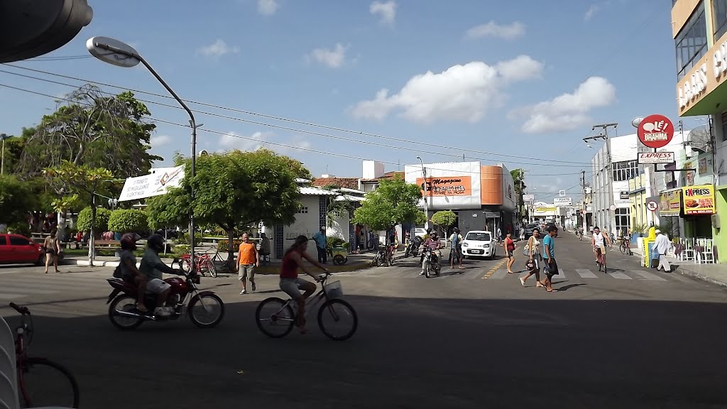Praça  em frente a Caixa
