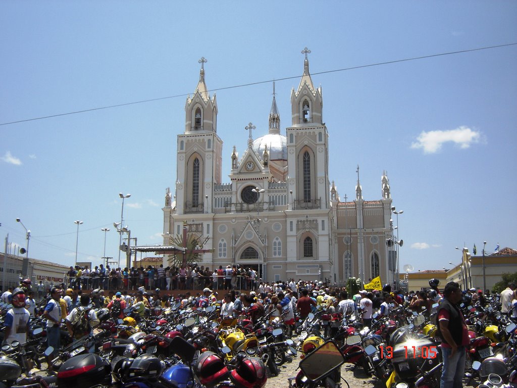 Basílica de São Francisco das Chagas.  Canindé. Romaria de motociclistas.