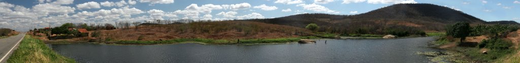 Beira de estrada no caminho pra Quixeramobim