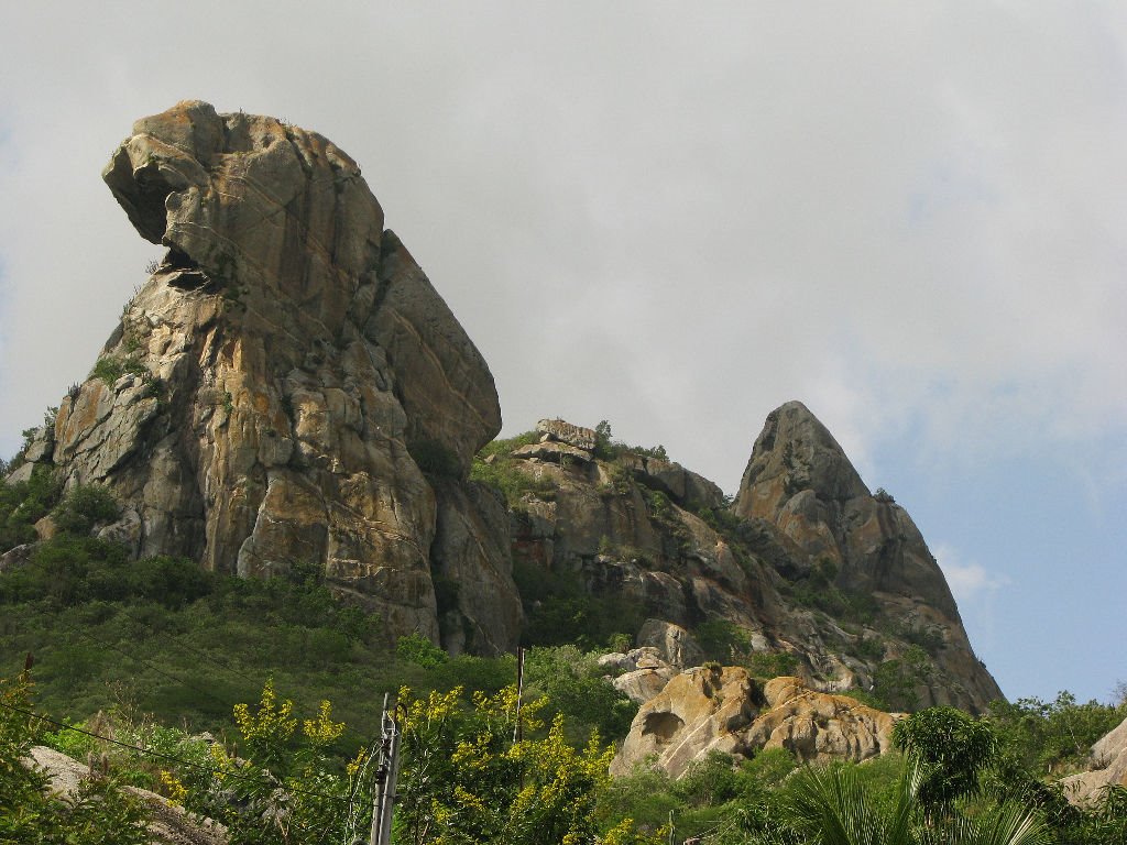 Pedra da Galinha Choca, Quixada-CE