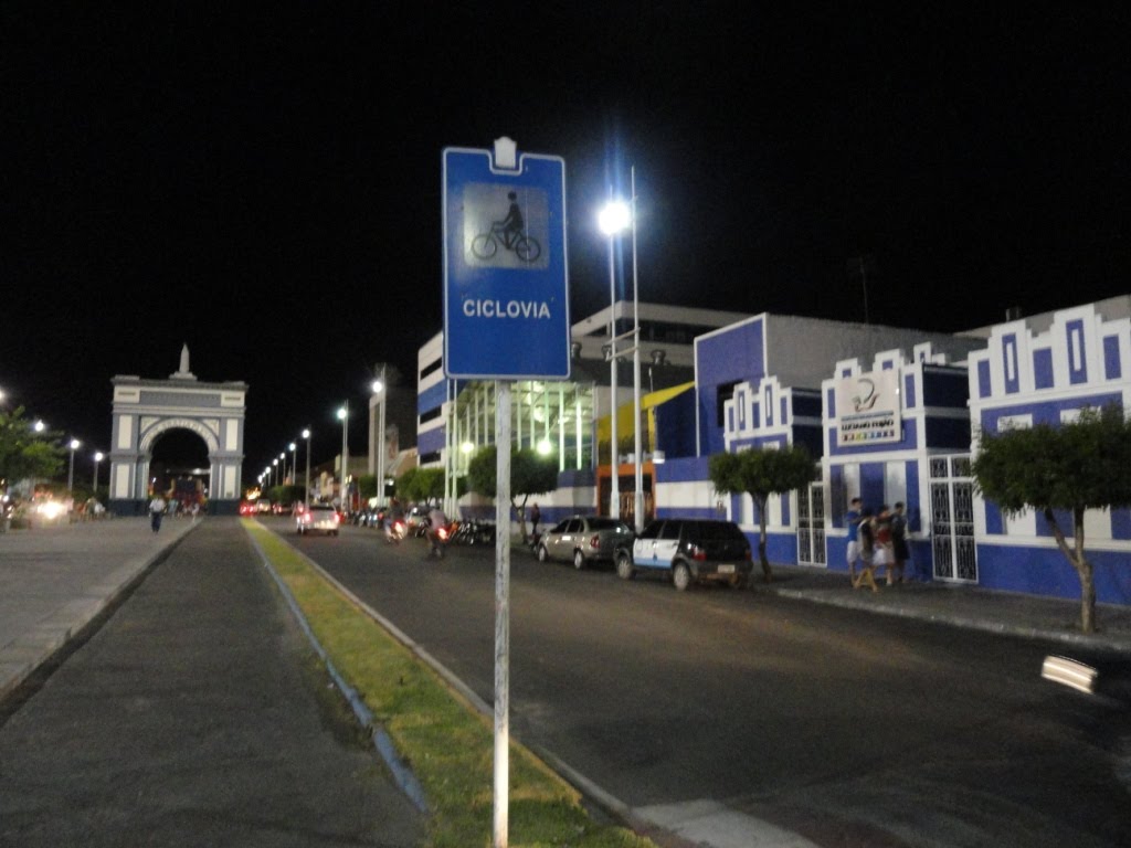 Sobral-CE: Ciclovia em praça pública de Sobral
