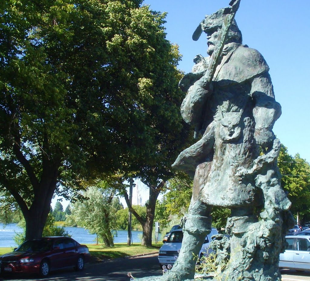 Snake River Trapper statue in Idaho Falls