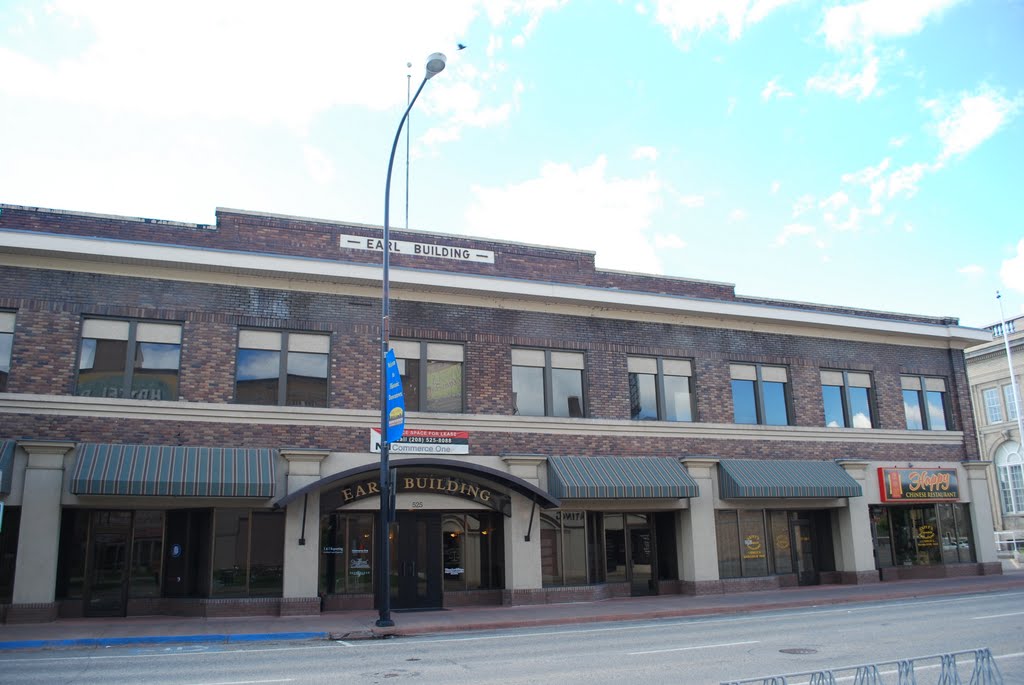 earl building