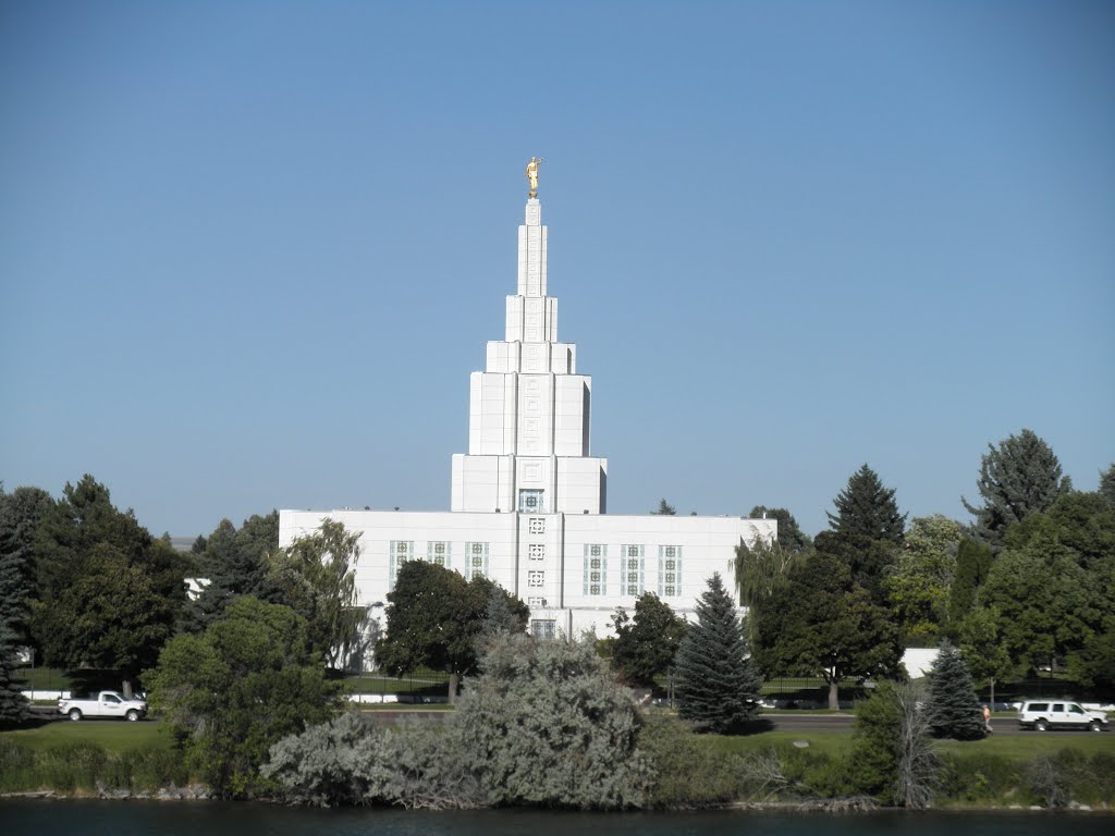 Idaho Temple in Idaho Falls