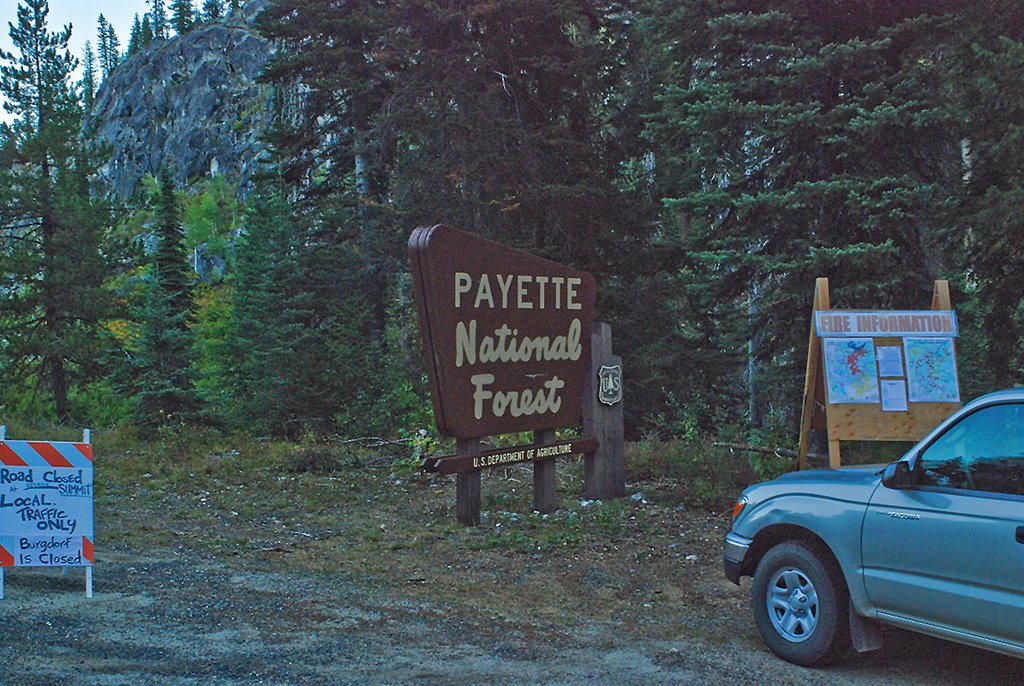 Payette NF boundary sign and forest fire closure. Sept  2007
