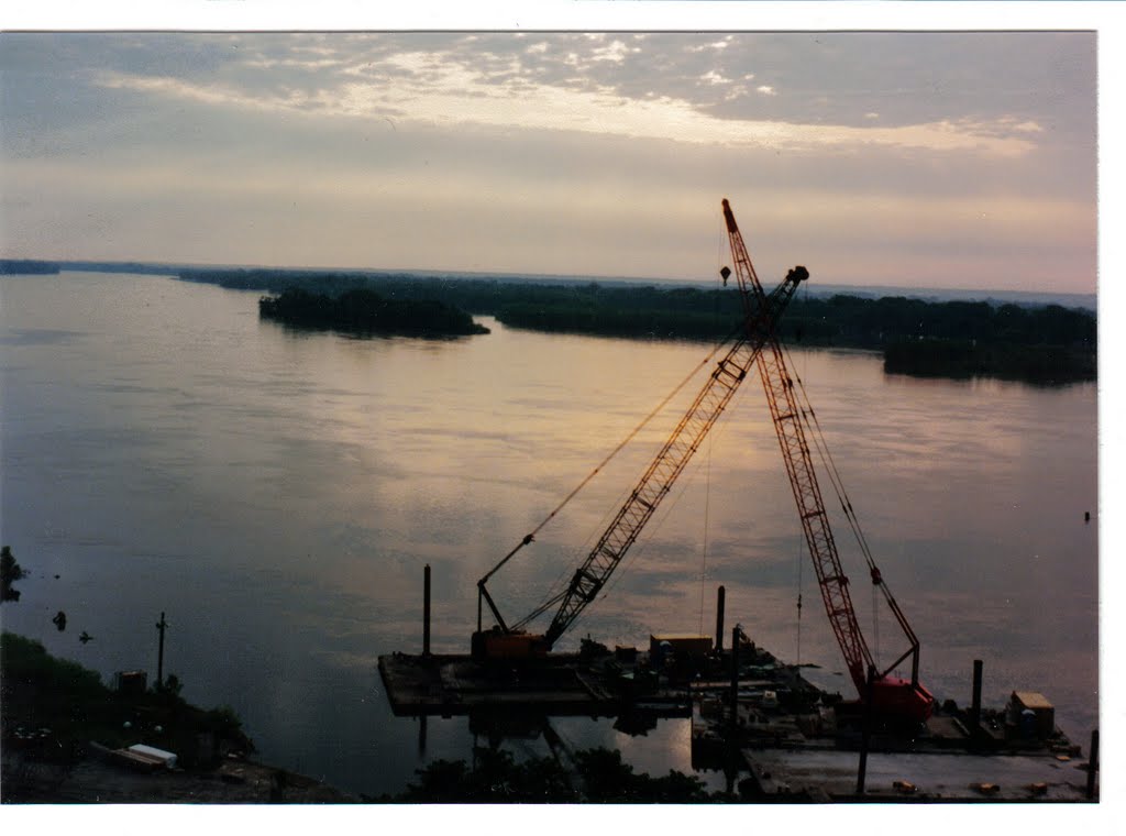 Great River Bridge, under construction (1993)