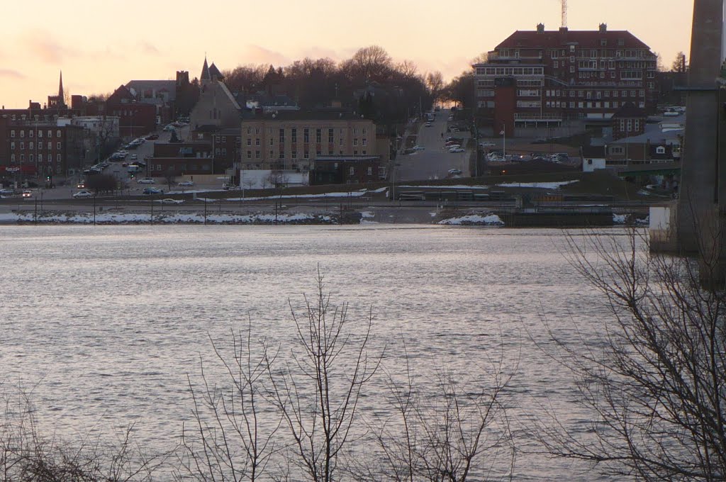 Across the Mississippi River is Iowa