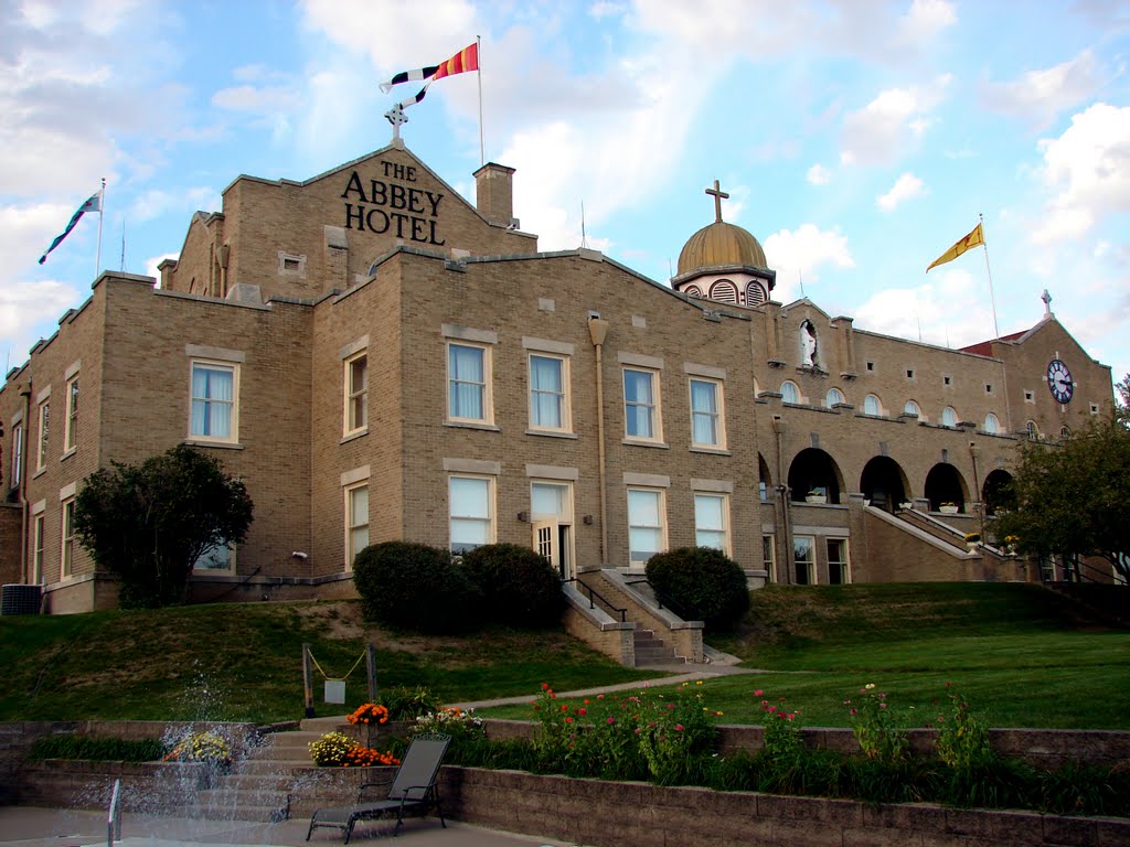 The Abbey Hotel, Bettendorf IA