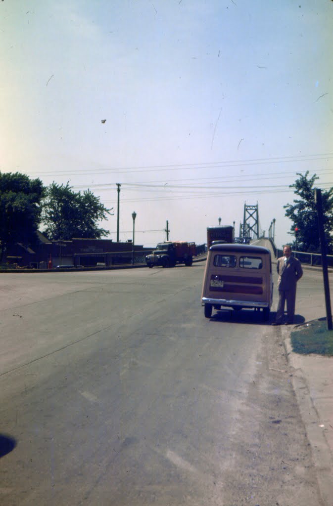 1948 approach to the Memorial Bridge