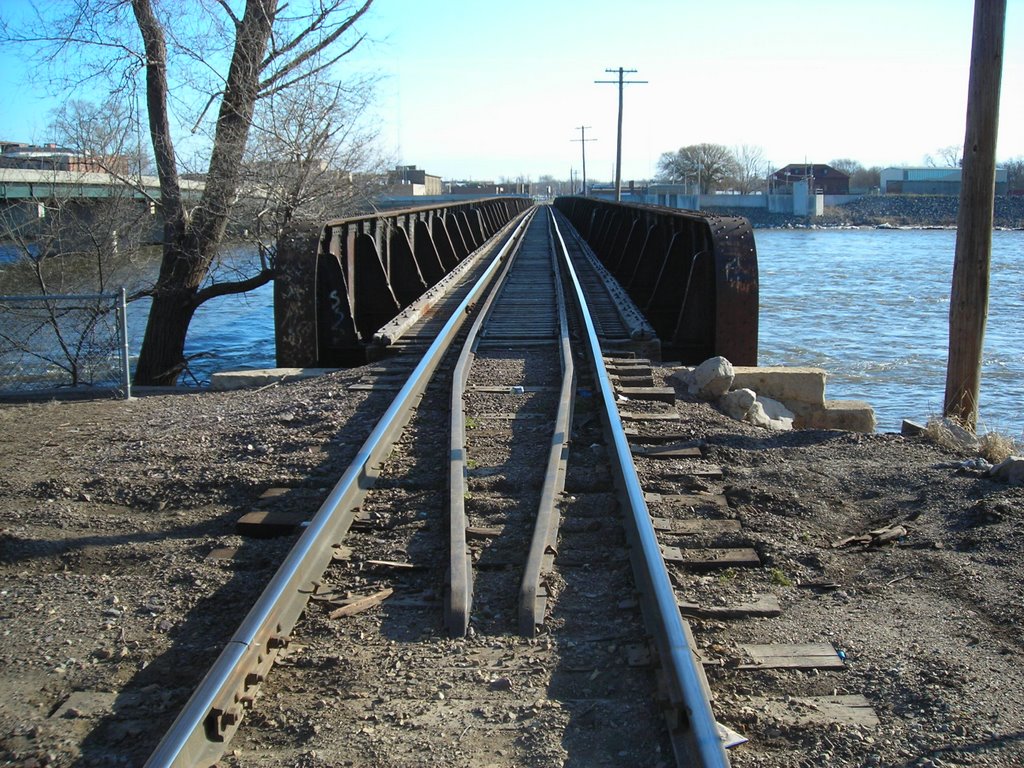 Ex- Chicago Great Western Railroad bridge
