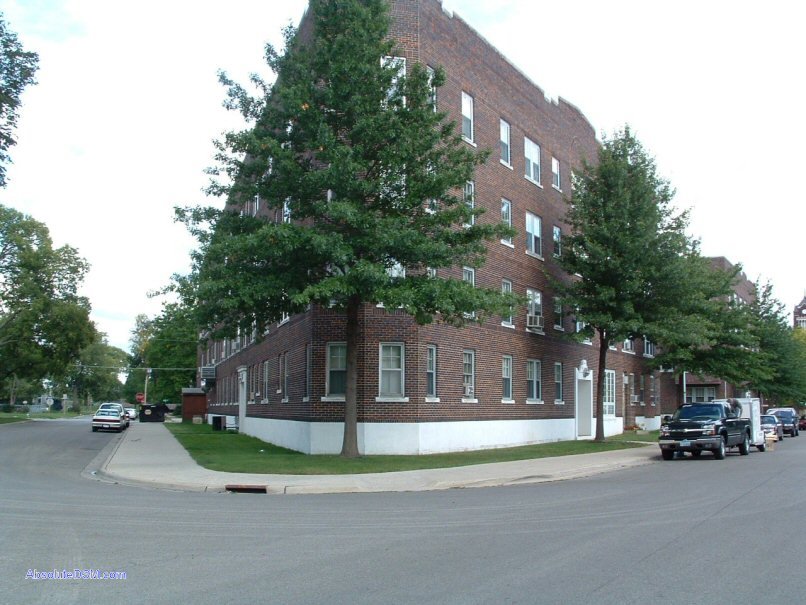 Walnut Street apartment building