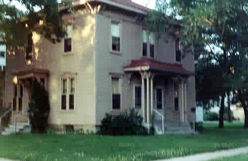 lost Italianate frame house Waterloo, Iowa