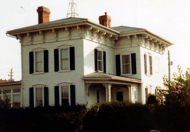 Italianate frame house West Waterloo, Iowa