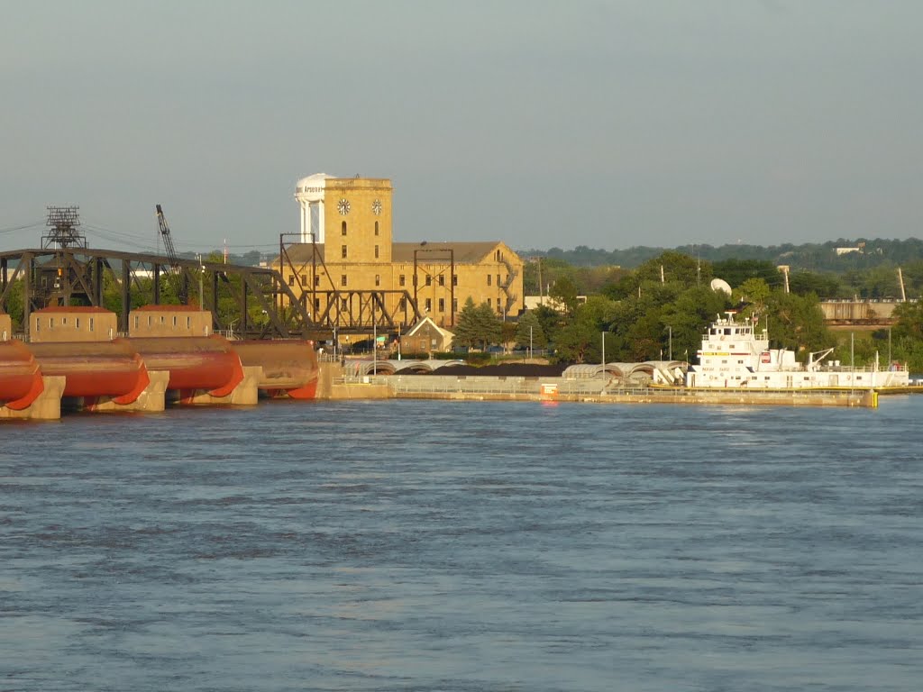 barge near locks