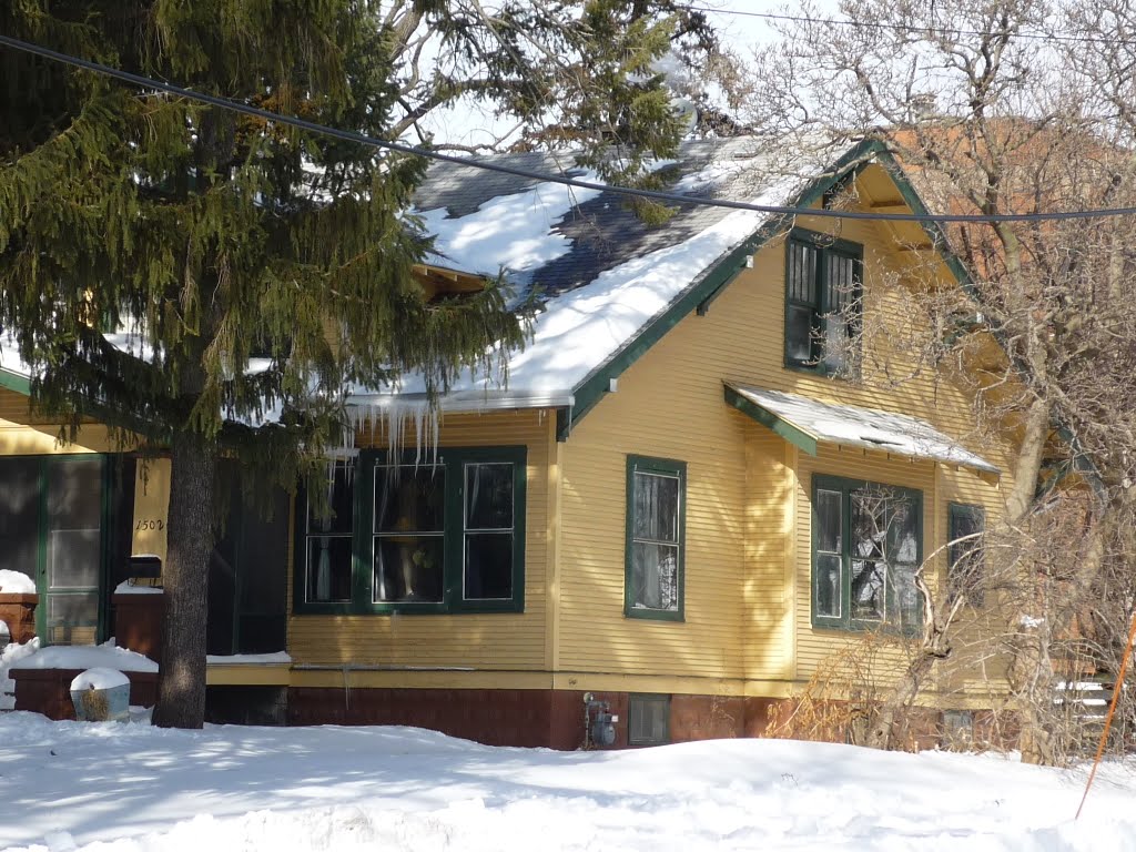 Icicles and leg lamp