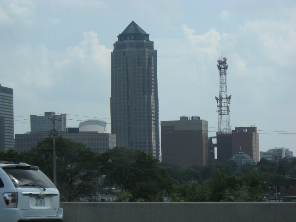 801 Grand building from I-235