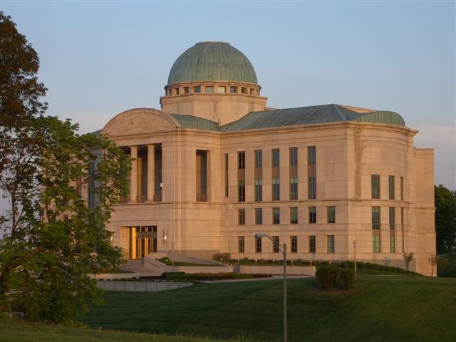 Iowa Supreme Court building, near Iowa State Capitol building, DesMoines, IA