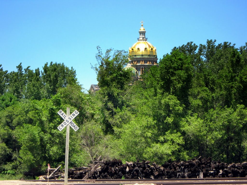 State Capitol from the south.